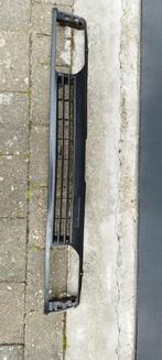 Mazda 121 DA grill, Gebruikt, Voor, Ophalen of Verzenden, Mazda