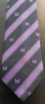 Ministerie van Justitie stropdas paars-blauw oud logo, Verzamelen, Ophalen of Verzenden, Nieuw, Gebruiksvoorwerp