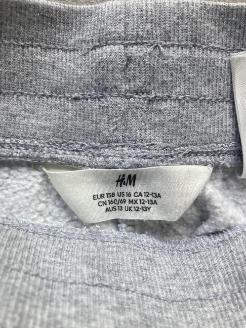 Trainingsbroek jongens grijs maat 158, Kinderen en Baby's, Kinderkleding | Maat 158, Zo goed als nieuw, Jongen, Broek, Ophalen of Verzenden