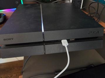 PlayStation 4 met 2 controllers + games! beschikbaar voor biedingen