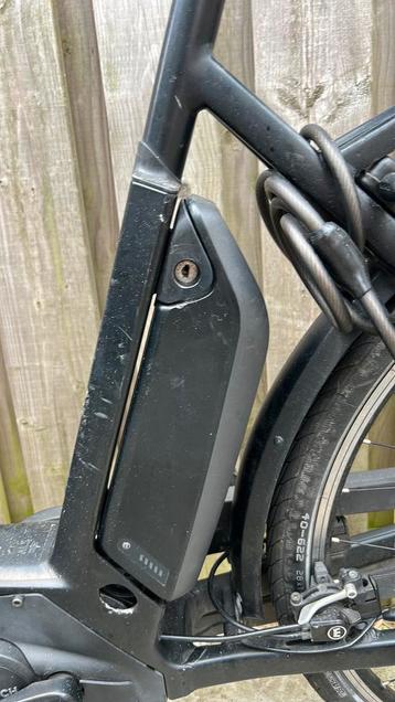 Gezocht wie kan deze accu netjes eraf halen beschikbaar voor biedingen