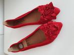 Damesschoentje, Kleding | Dames, Ophalen of Verzenden, Zo goed als nieuw, Espadrilles of Moccasins, Rood