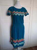 Leuke knit jurk met zig zag patroon van King Louie maat L, Kleding | Dames, Ophalen, Blauw, Maat 42/44 (L), Zo goed als nieuw