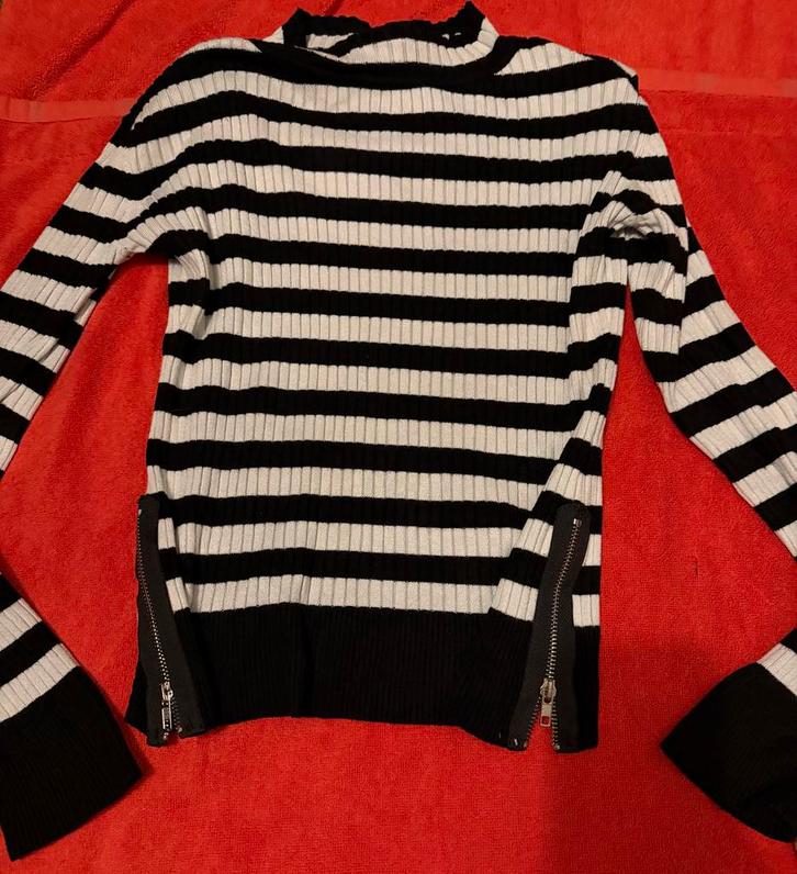 Z.g.a.n. gestreepte trui - Maat L. COS., Kleding | Dames, Truien en Vesten, Zo goed als nieuw, Maat 42/44 (L), Zwart, Ophalen of Verzenden