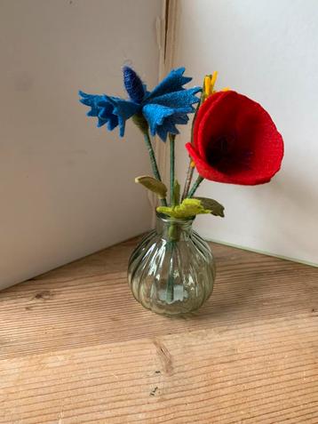 Zomer bloemen voor op de seizoen/ jaar tafel € 2,= per stuk beschikbaar voor biedingen