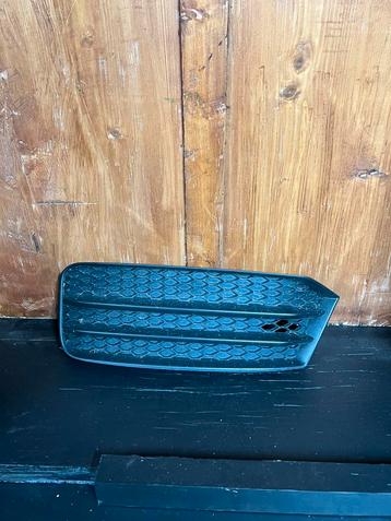 Audi A1 Bumper Inleg rechts voor 8XA807682B beschikbaar voor biedingen