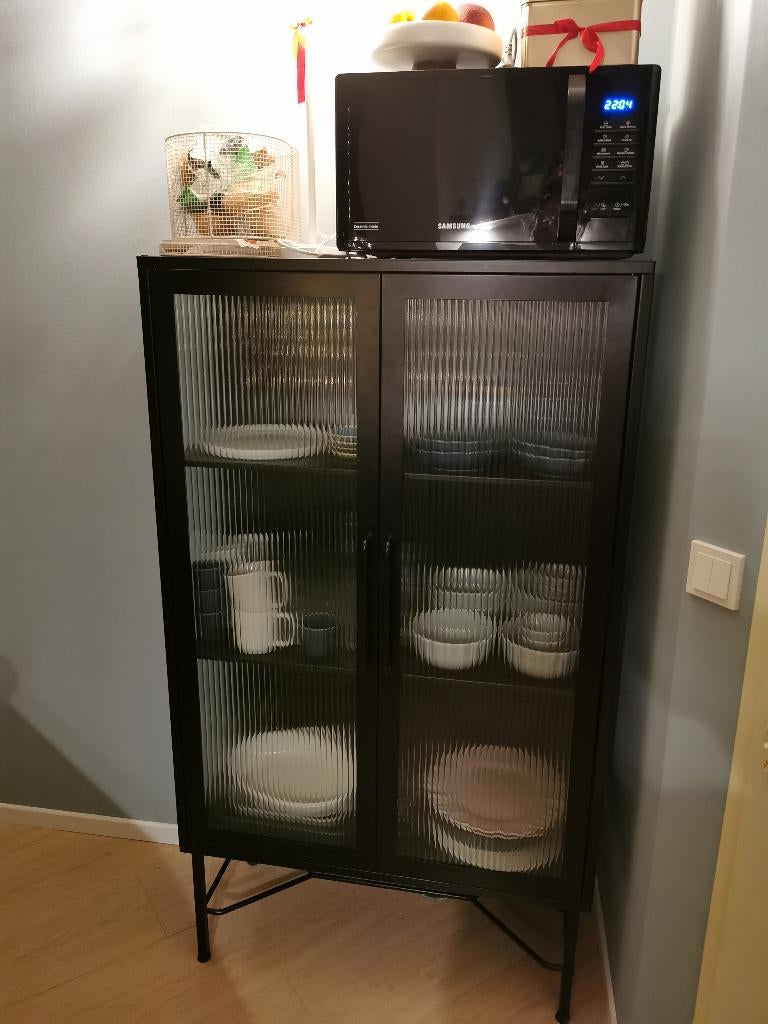 Woood zion vitrinekast, Huis en Inrichting, Ophalen, Met deur(en), 50 tot 100 cm, Zo goed als nieuw