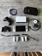 Nintendo Switch OLED console inclusief toebehoren, Ophalen of Verzenden, Zo goed als nieuw, Met 2 controllers, Switch OLED