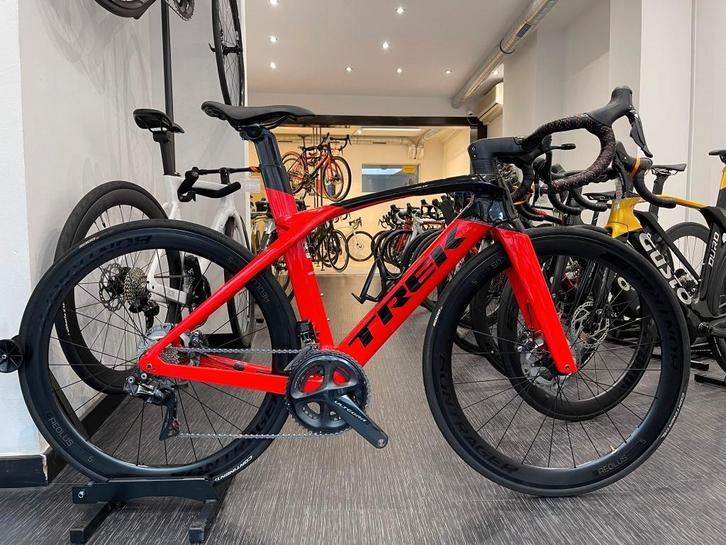 racefiets trek madone SL6 disc *UPGRADE dura-ace di2*, Hobby en Vrije tijd, Overige Hobby en Vrije tijd, Zo goed als nieuw, Ophalen of Verzenden