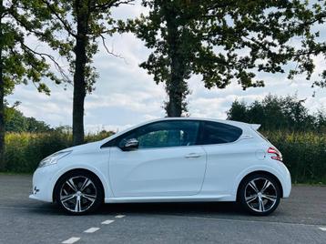 Peugeot 208 1.6 GTI 147KW 3-D 2013 Wit beschikbaar voor biedingen