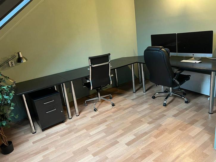 Groot bureau, Huis en Inrichting, Stoffering | Vloerbedekking, Gebruikt, Zwart, 75 m² of meer, Ophalen