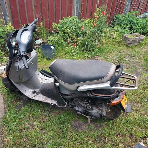 DJ Kymco PR 50 A loop/sloop, onderdelen of handig iemand, Fietsen en Brommers, Scooters | Kymco, Gebruikt, Overige modellen, Maximaal 45 km/u