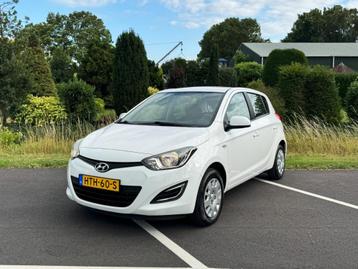 Hyundai i20 1.1 Turbo Diesel 5-DRS 2015 Wit - AIRCO beschikbaar voor biedingen
