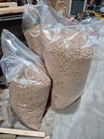 Eikenhouten krullen zaagsel schaafsel, Ophalen