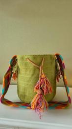Wayuu tas – Lichtgroen & Regenboogschouderband – Handgemaakt, Ophalen of Verzenden, Nieuw, Groen