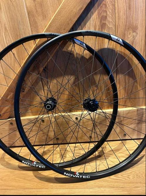 Novatec Elite 25 road boost wielset 28', Fietsen en Brommers, Fietsonderdelen, Zo goed als nieuw, Algemeen, Wiel, Ophalen of Verzenden