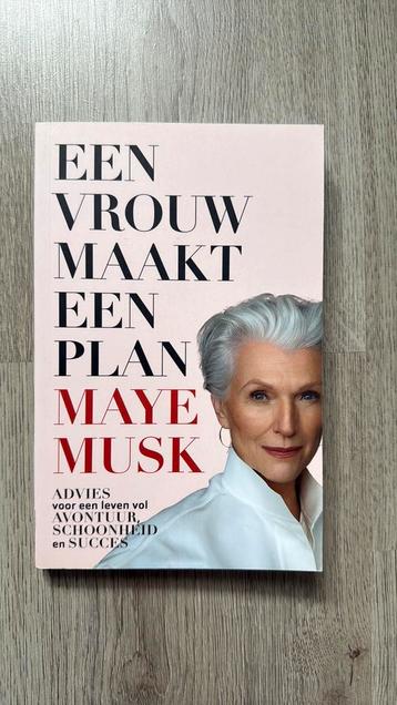 Maye Musk - Een vrouw maakt een plan beschikbaar voor biedingen