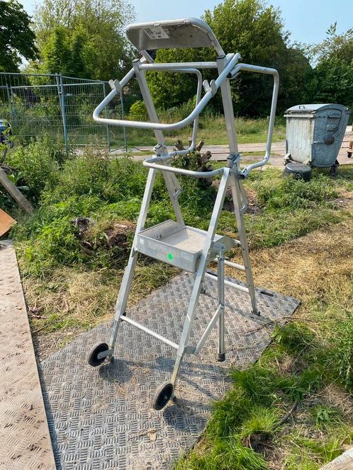 Aluminium werkplatform, Doe-het-zelf en Verbouw, Ladders en Trappen, Zo goed als nieuw, Minder dan 2 meter, Ophalen