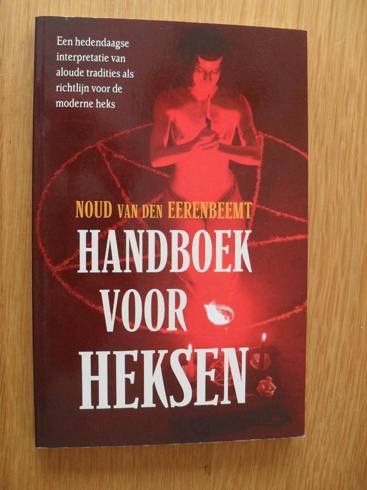 Handboek voor heksen van Noud van den Eerenbeemt, Boeken, Overige Boeken, Gelezen, Ophalen of Verzenden