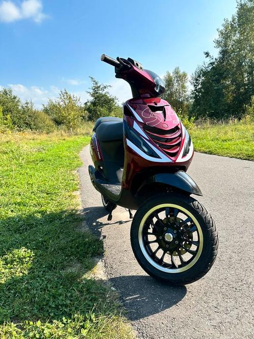 Zip sp h2o, Fietsen en Brommers, Scooters | Piaggio, Zo goed als nieuw, Zip, Maximaal 45 km/u, Tweetakt, Ophalen