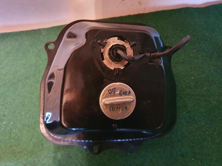 Benzinetank Bobotech China Classic LX / S tank AMG Retro, Fietsen en Brommers, Brommeronderdelen | Scooters, Zo goed als nieuw