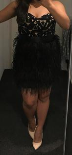 Zwarte veren jurk - Feestdagen!, Kleding | Dames, Jurken, Maat 38/40 (M), Guess, Zwart, Ophalen of Verzenden
