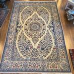 Trendy Origineel Perzisch tapijt -Wol met zijde 308 x 202 cm, Huis en Inrichting, Stoffering | Tapijten en Kleden, Ophalen, Www.ttmwonen.nl