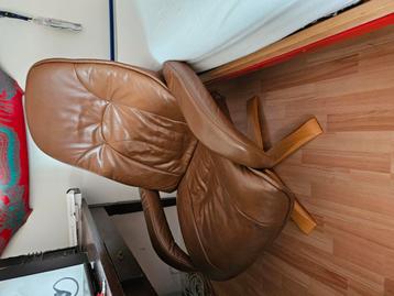 Gratis draai rookstoel fauteuil beschikbaar voor biedingen
