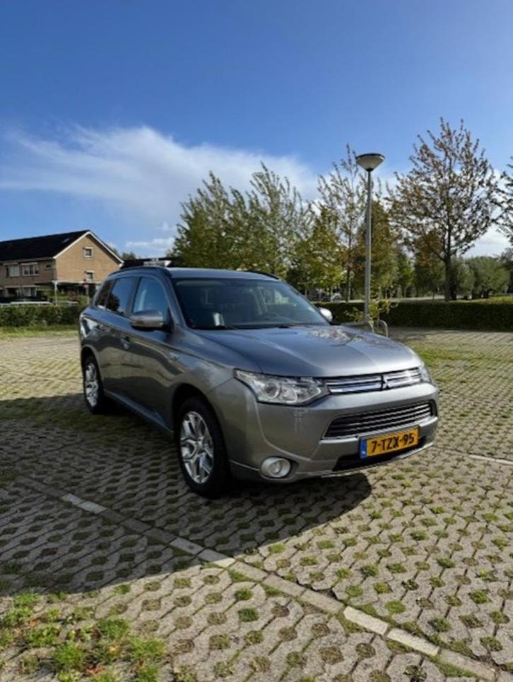 Mitsubishi Outlander 2.0 Dohc Mivec Phev 203pk 4WD CVT 5P, Auto's, Mitsubishi, Particulier, Outlander, 4x4, ABS, Achteruitrijcamera