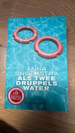 Anna Snoekstra - Als twee druppels water, Ophalen of Verzenden, Zo goed als nieuw, Nederland, Anna Snoekstra