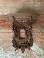Antieke handgesneden houten wandconsole, Antiek en Kunst, Antiek | Religie, Ophalen of Verzenden