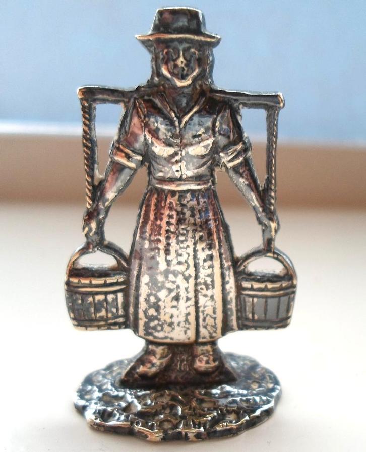 Pijpenstopper. Melkmeisje met juk. Verzilverd., Antiek en Kunst, Curiosa en Brocante, Ophalen of Verzenden