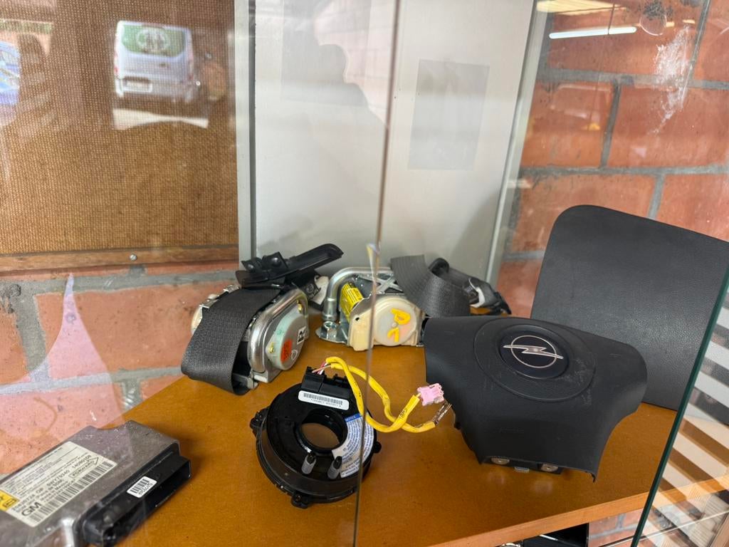 Opel GT roadster 2007-2009 diverse onderdelen., Auto-onderdelen, Ophalen of Verzenden, Nieuw, Opel