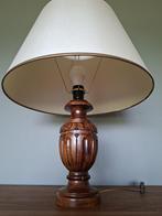 Schemerlamp met bewerkte houten voet, Ophalen