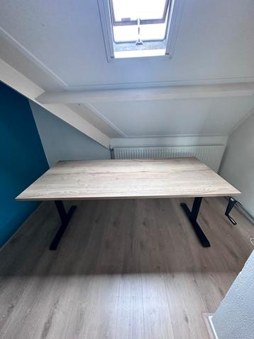 Verstelbaar bureau
