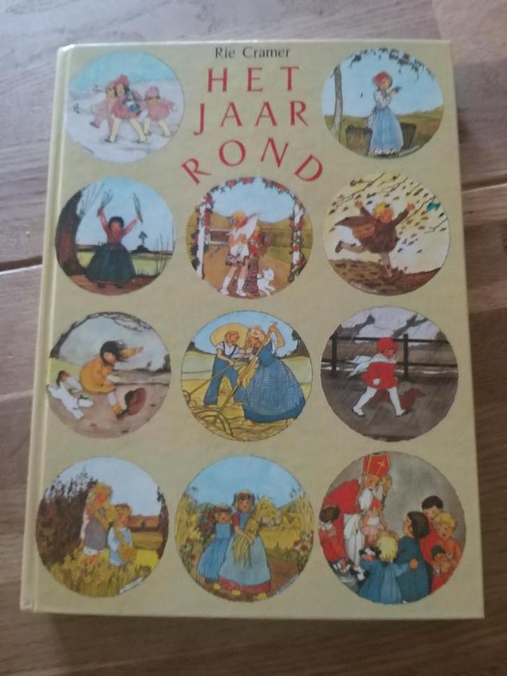 Schitterend boek Het jaar Rond/ RIE CRAMER, Boeken, Sprookjes en Fabels, Zo goed als nieuw, Ophalen of Verzenden