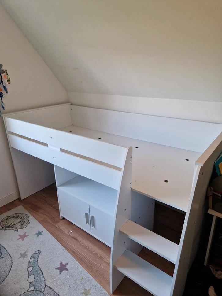 Halve hoogslaper/ halfhoogslaper (excl. bureau & matras), Kinderen en Baby's, Kinderkamer | Stapelbedden en Hoogslapers, Gebruikt