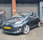 Toyota Yaris 1.5 Full Hybrid CVT 5DR 2013 Grijs Nap, 1497 cc, 74 pk, 4 cilinders, Origineel Nederlands