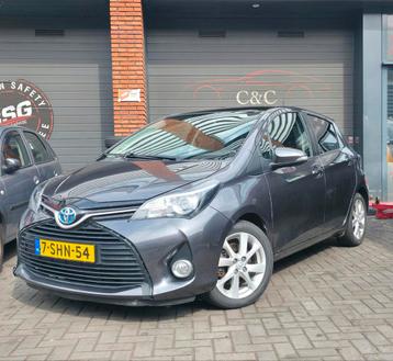Toyota Yaris 1.5 Full Hybrid CVT 5DR 2013 Grijs Nap beschikbaar voor biedingen