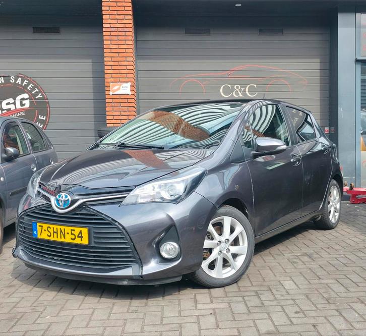 Toyota Yaris 1.5 Full Hybrid CVT 5DR 2013 Grijs Nap, Auto's, Toyota, Bedrijf, Yaris, ABS, Achteruitrijcamera, Airbags, Airconditioning