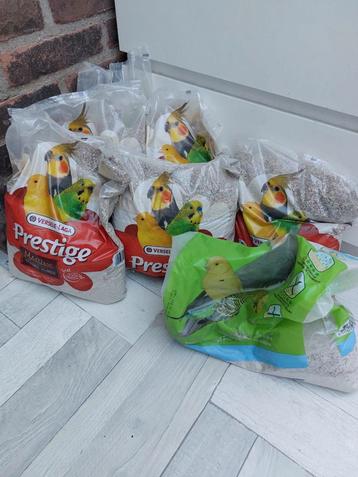 Vogelzand zakken beschikbaar voor biedingen