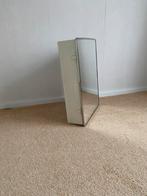 Antiek spiegelkastje, Ophalen