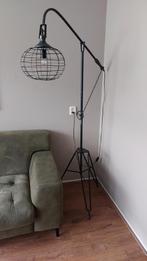 Staande schemerlamp, Huis en Inrichting, Lampen | Vloerlampen, Ophalen, Zo goed als nieuw, Metaal, 150 tot 200 cm