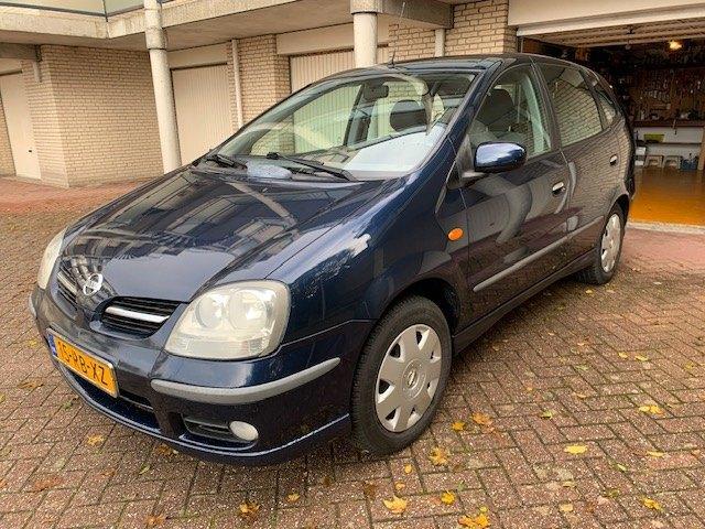 Nissan Almera Tino 1.8 2005 Blauw   1600,=   apk  sept. 2026, Auto's, Nissan, Particulier, Almera Tino, Achteruitrijcamera, Airbags