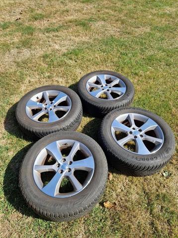 all season banden 225/60R17 en Subaru velgen beschikbaar voor biedingen