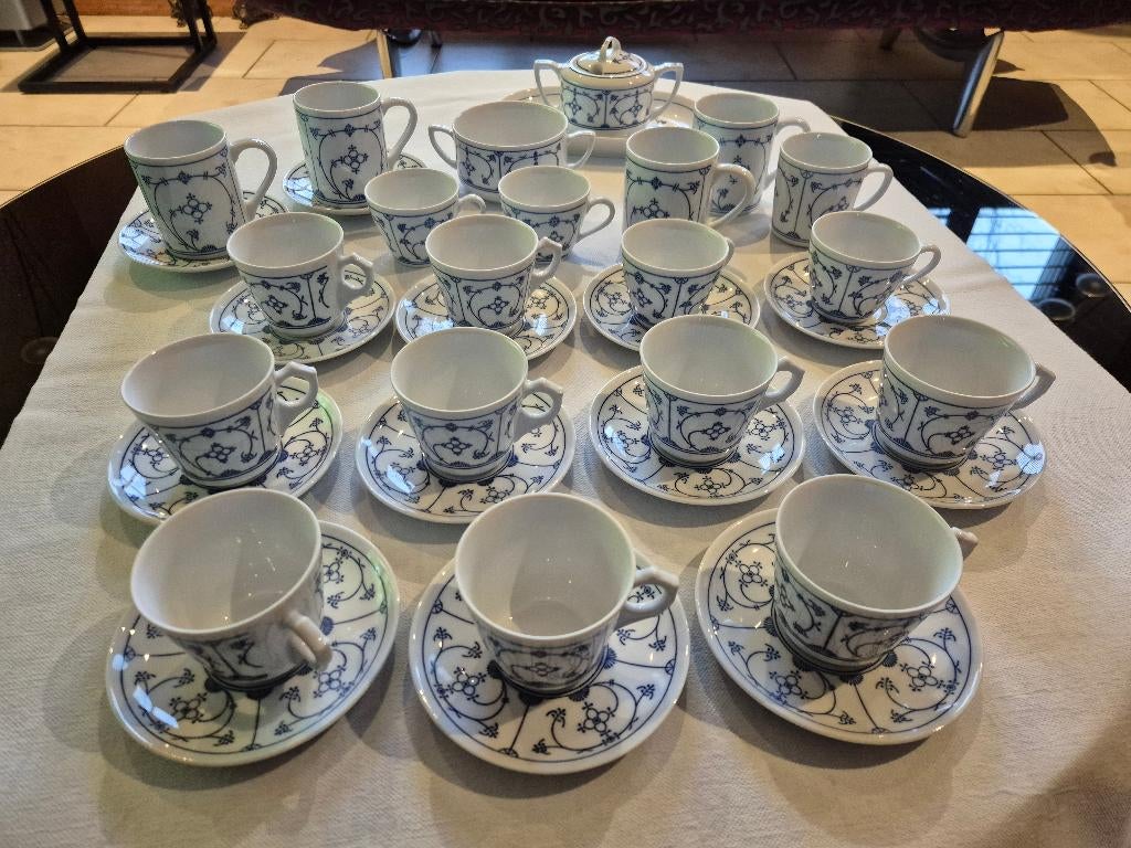 Kahla | Blau Saks | kop schotels + bord + bekers + suikerpot, Ophalen of Verzenden, Zo goed als nieuw, Overige stijlen, Porselein