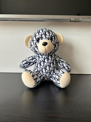 Christian Dior teddy bear knuffel beschikbaar voor biedingen