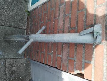 Grond met spie beschikbaar voor biedingen