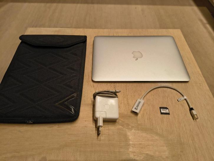 MacBook Air 13 inch Early 2015 met veel accessoires, Computers en Software, Apple Macbooks, Gebruikt, MacBook Air, 13 inch, Minder dan 2 Ghz