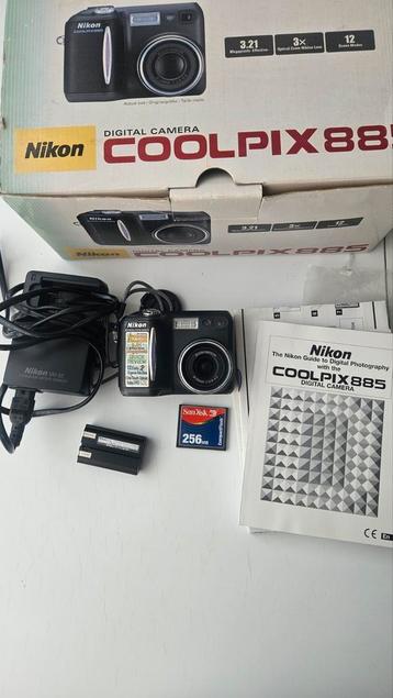 Nikon Coolpix 885 Digitale Camera – Compleet in Doos beschikbaar voor biedingen